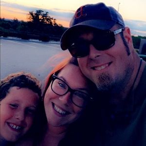 Meet your Poshers, Joel & Hayley